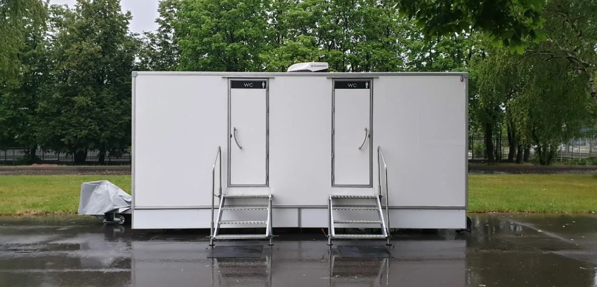 Аренда мобильных туалетных модулей на колесиках в Подольске